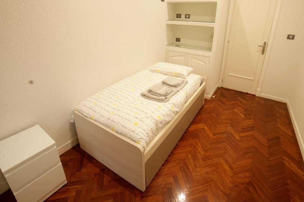 Piso Lujo En Gran Via Con Garaje Apartment Vigo Luaran gambar